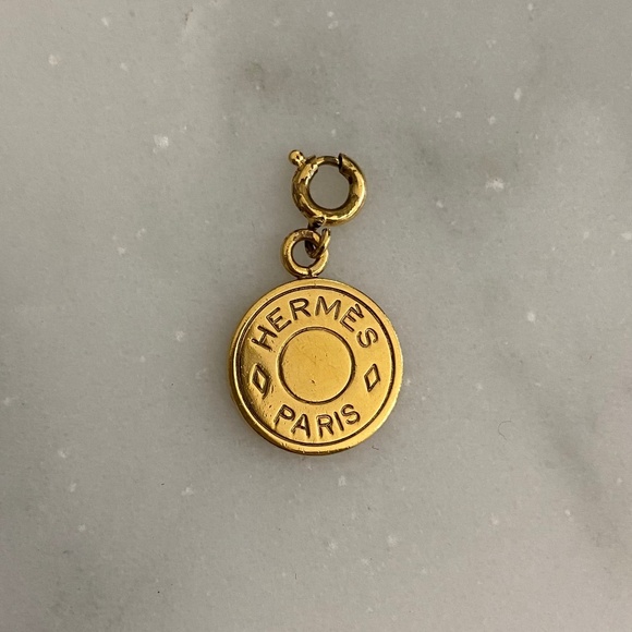 Hermès Paris Pendant Charm from the Bijouterie Fantaisie Collection Gold Plated - Picture 1 of 3